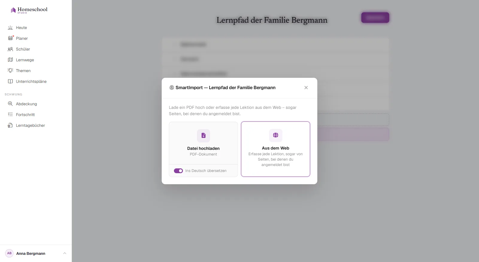 Der SmartImporter-Dialog: Zieh ein PDF, Word oder eine Tabelle hinein – oder erfasse eine Lektion aus dem Web – mit einem Übersetzungsschalter, und die Lehrplanstruktur wird für dich gebaut.